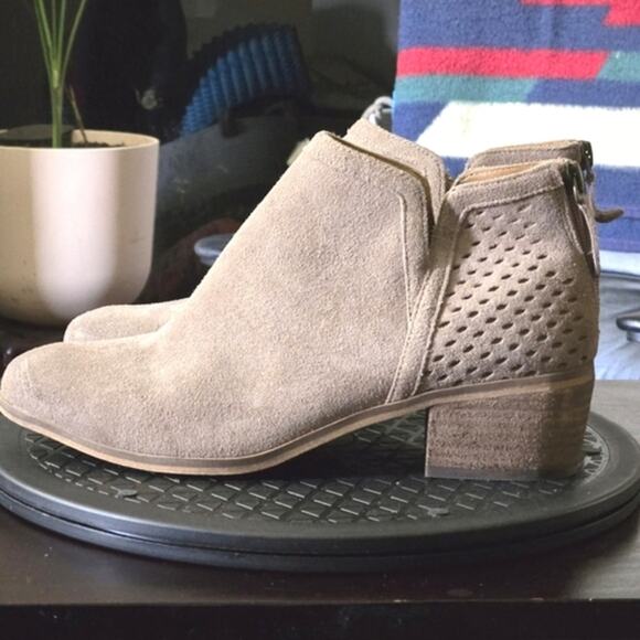 Susina Suede Ankle Boots Taupe Laser Cut Size 8.5 Boho Western - Picture 4 of 9